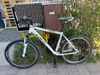 TREK 4500