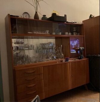 Darujem za odvoz - VITRINA- Gbely