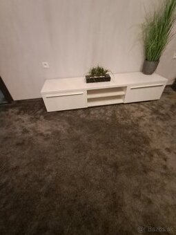 Predám biely TV stolík