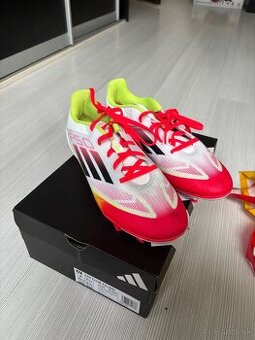 Kopačky F50