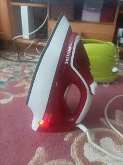 Naparovacia žehlička Philips. Funkčná