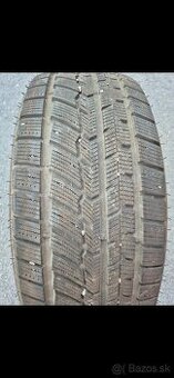 215/55 r18 zimne Austone SUV