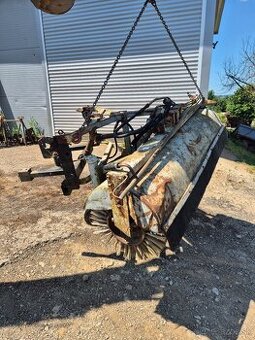 Multicar M25 metla