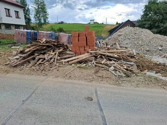 Darujem staré drevo za odvoz