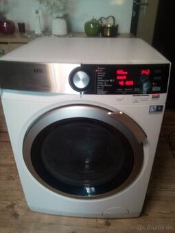 AEG pracka zo susickou 8000 serie