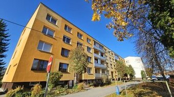 PRIESTRANNÝ a STREDOVÝ 3-IZBOVÝ BYT S VEĽKOU LOGGIOU