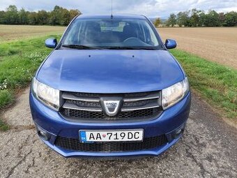 Dacia sandero r.v. 2013 --- vianocny darcek