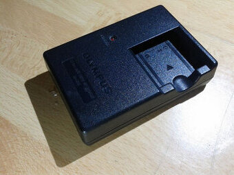 NICD nabijacky Panasonic JVC a jedna Liion olympus