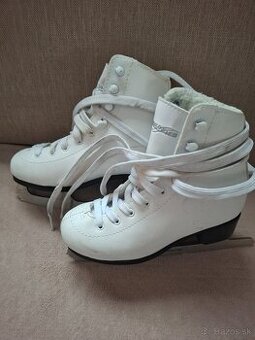 Dievčenské korčule 33