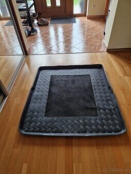 Vanicka do kufra pre VW Passat B8 Variant...