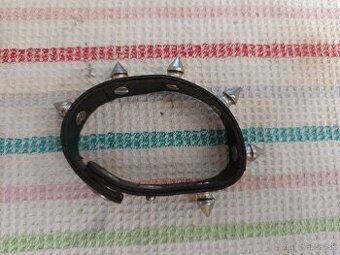 kozeny naramok s cvokmi