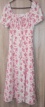 Krásne dámske šaty