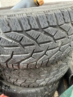 Pneu 205/50 r17