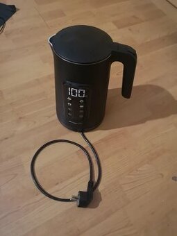 rychlovarna kanvica. Emerio