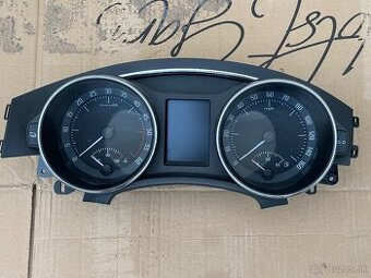 Škoda Superb 2 tachometer