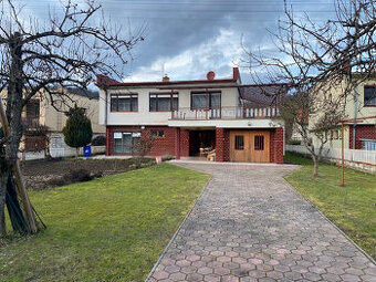 Rodinný dom v Hriňovej s veľkou terasou na slnečnom pozemku