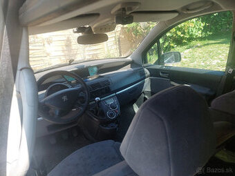 peugeot 807
