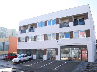 ADMINISTRATÍVNY ALEBO OBCHODNÝ PRIESTOR 16 m2 NA PRENÁ…