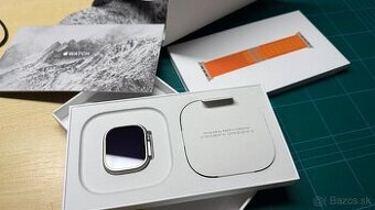 Apple Watch Ultra 49mm Titanium Orange Alpine Loop L
