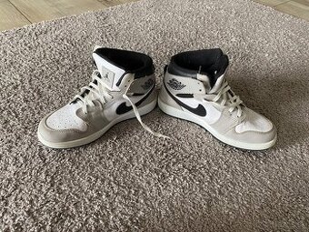 Air Jordan veľkosť 34 chlapčenské botasky