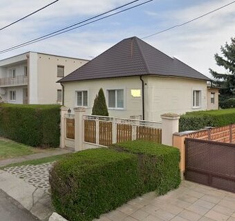 Rodinný dom na pozemku - 842 m²  v zastavanej časti Trstíc