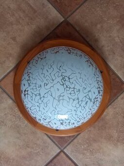 Stropné svietidlo z dreva