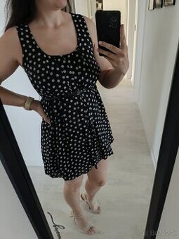 Mini šaty s opaskom