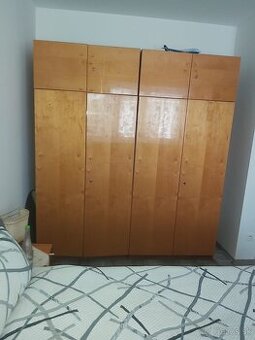 Darujem za odvoz skrine zo spálne