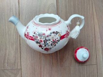 Porcelánová konvička