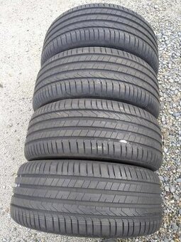 Pirelli 245/45 R 18 96 W CINTURATO P7 Seal Inside.
