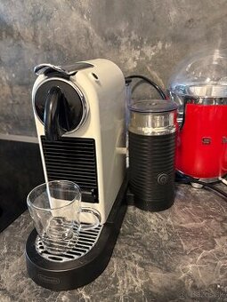 Nespresso CitiZ & Milk (De’Longhi) – biely + Aeroccino, top