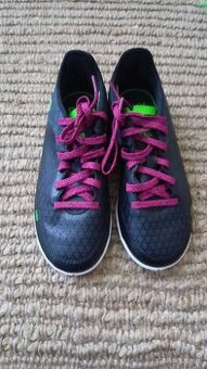 Adidas halové kopačky č.33