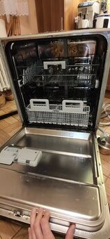 Whirlpool vstavaná umývačka