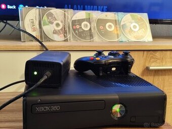 XBox 360 Slim, 16GB, zdroj, gamepad + hry