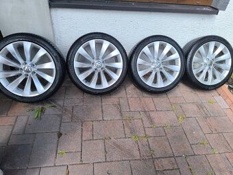 Predám sadu kolies interlagos 235/40/18 continental letné