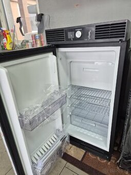 Kompresorova chladnicka dometic 12v