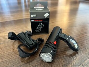 Predné svetlo na bicykel Knog PWR Trail 1100lm + Powerbank