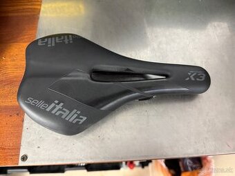 Predám sedlo na bicykel SELLE ITALIA BOOST X3
