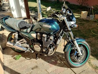 Yamaha XJR 1300