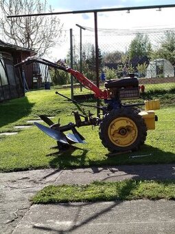 Malotraktor Vary