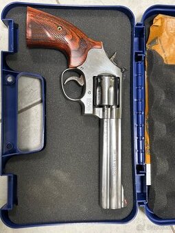 Revolver Smith & Wesson 686 Plus 7 ranovy