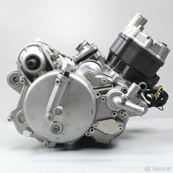 Kúpim motor EBS050 alebo D50B0 s elektrickým štartérom