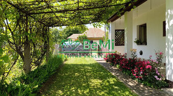 Chata v Maďarsku v obci Méra, s 2200 záhradou