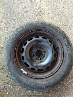 Predám zimné pneumatiky 195/65/15 + plechové disky R15,4x108