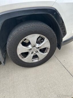 Predám celoročné pneumatiky