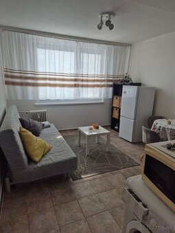 Prenájom 1-izbového bytu – Nové Zámky, ul. Ľudovíta Štúra