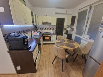 Na predaj: krásny 3-izbový byt po kompletnej rekonštrukcii – - 1