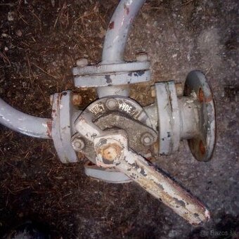 Štvorcestný ventil na výveva  fekal PV3S V3S Tatra Zetor