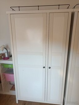 Hemnes lakovaná skriňa