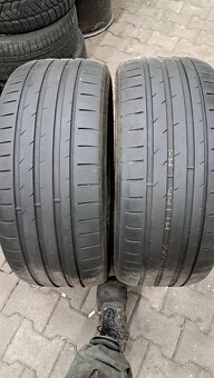 275/40R22 2ks